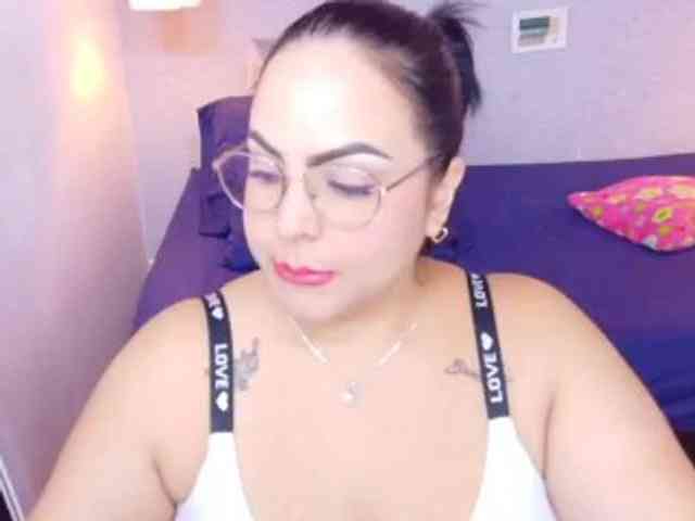 curvy-sexyvalen