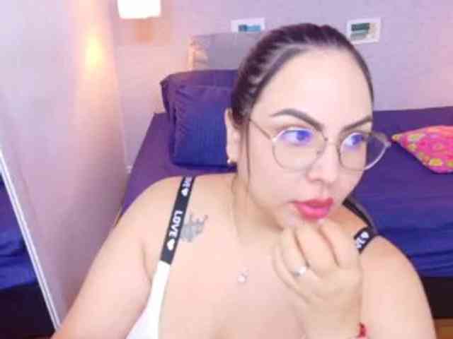 curvy-sexyvalen webcam