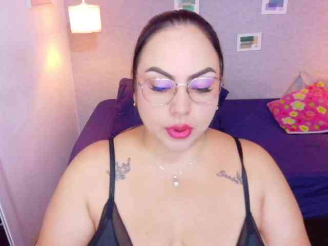 curvy-sexyvalen
