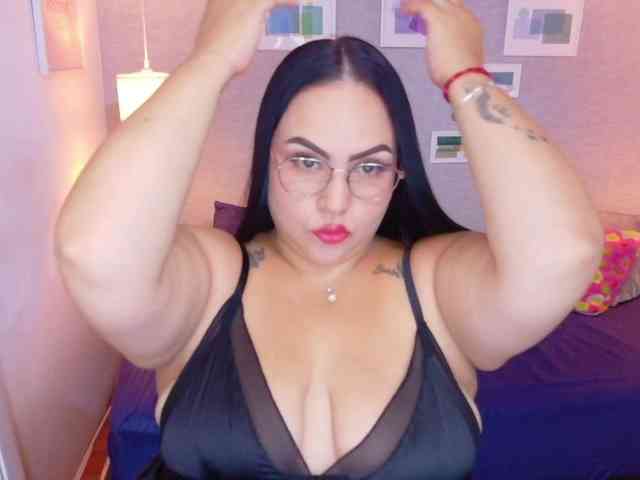 curvy-sexyvalen webcam