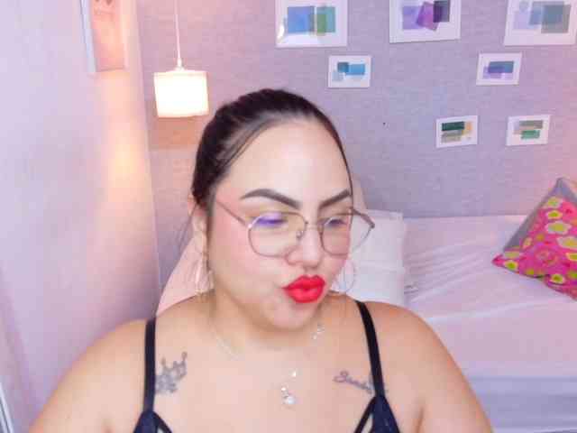 curvy-sexyvalen