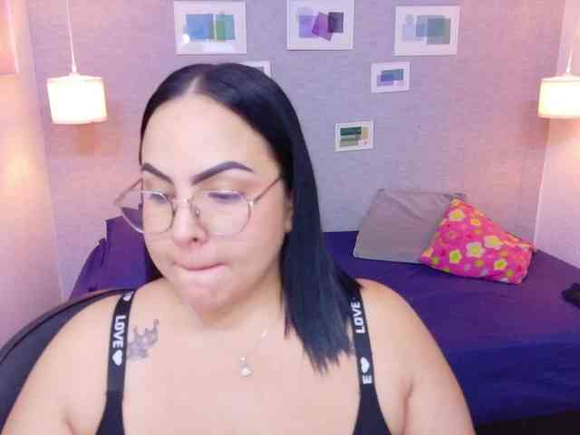 curvy-sexyvalen webcam