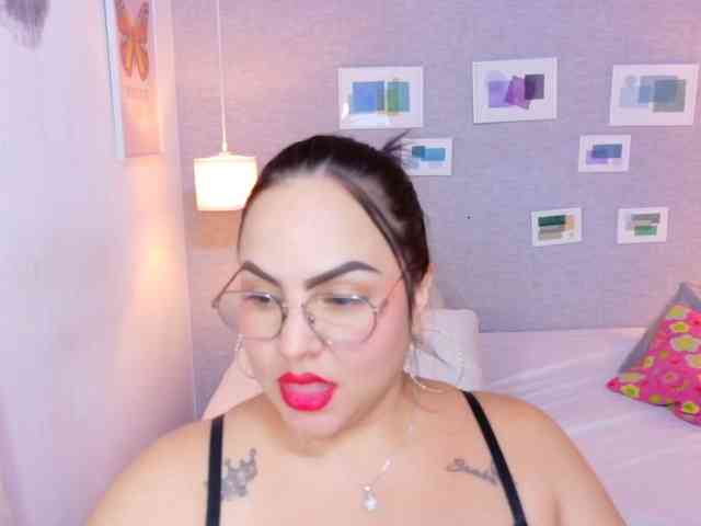 curvy-sexyvalen