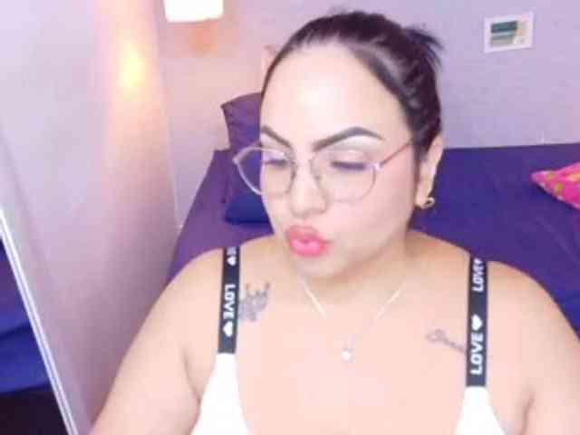 curvy-sexyvalen webcam