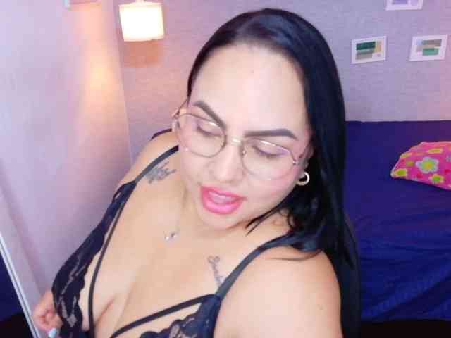 curvy-sexyvalen webcam