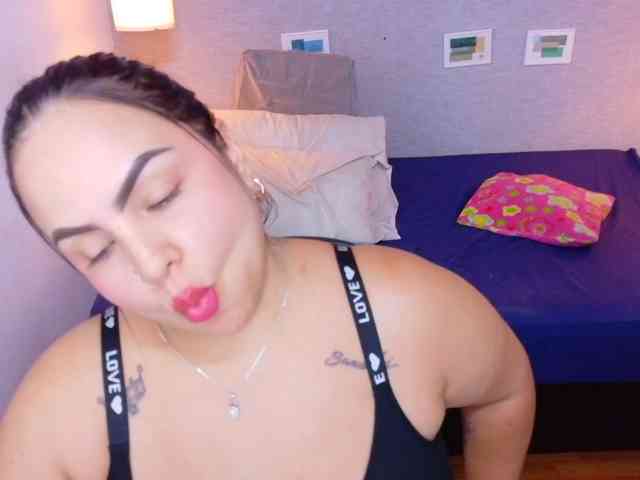 curvy-sexyvalen webcam