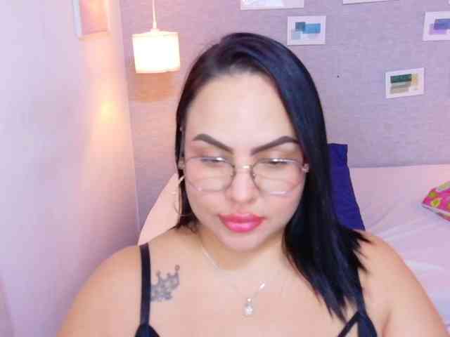 curvy-sexyvalen