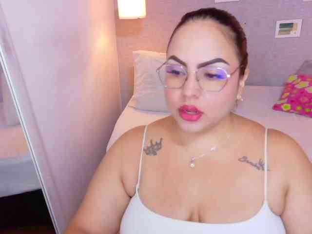 curvy-sexyvalen webcam
