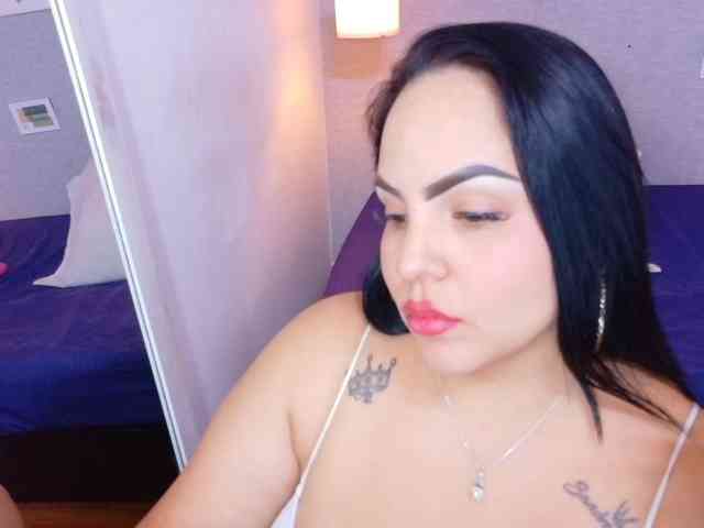 curvy-sexyvalen webcam