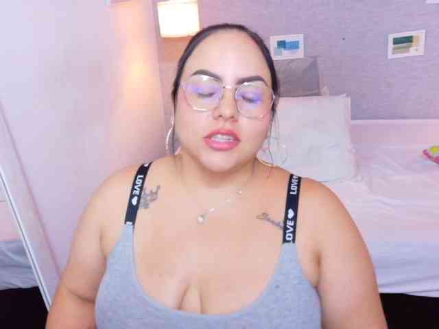 curvy-sexyvalen