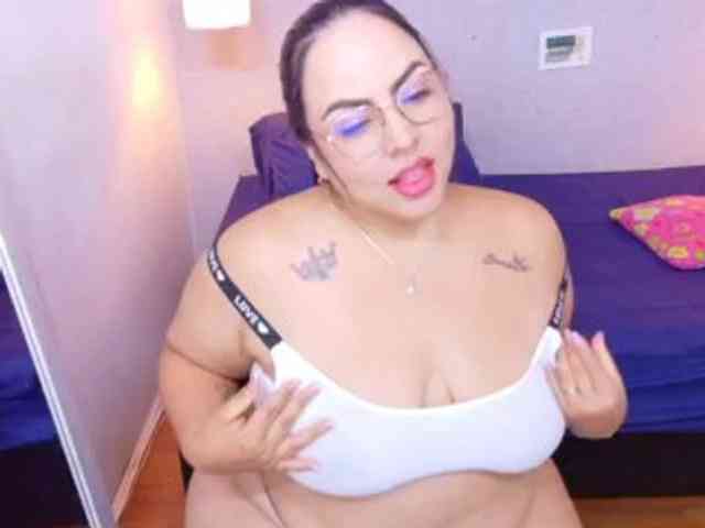 curvy-sexyvalen webcam