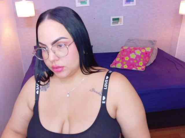 curvy-sexyvalen webcam