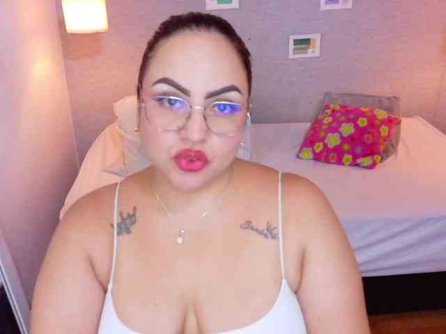 curvy-sexyvalen webcam