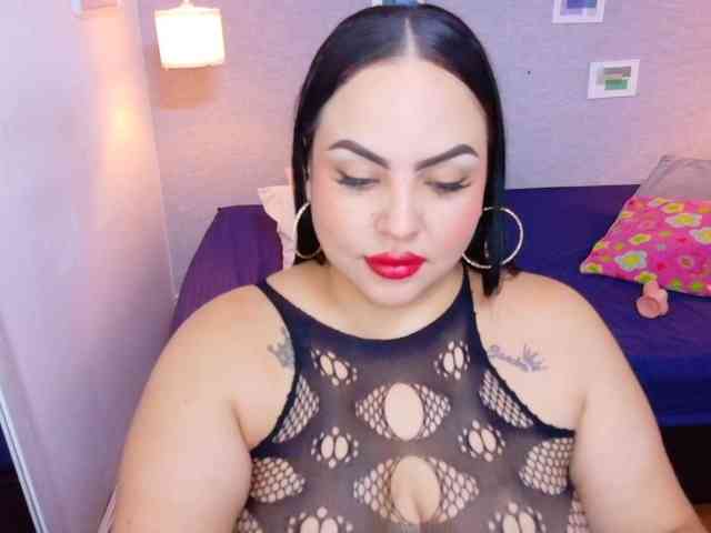 curvy-sexyvalen