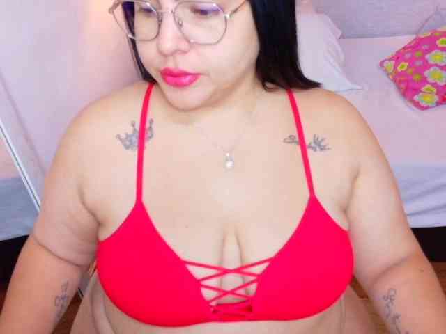 curvy-sexyvalen