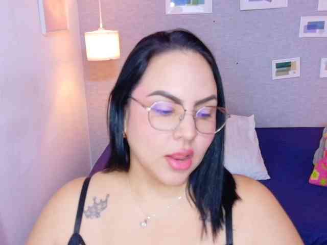 curvy-sexyvalen