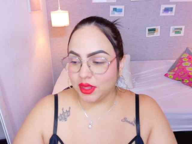 curvy-sexyvalen