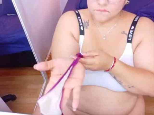 curvy-sexyvalen webcam
