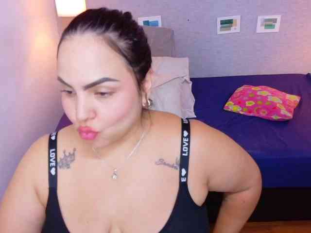 curvy-sexyvalen webcam