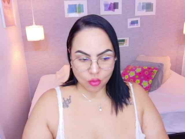 curvy-sexyvalen webcam