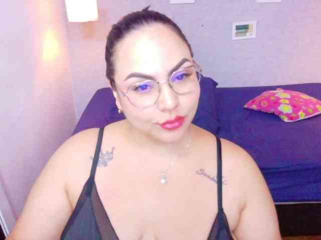 curvy-sexyvalen