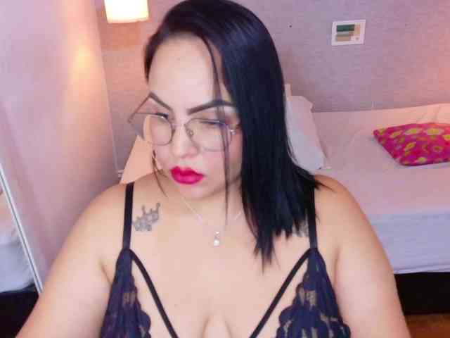 curvy-sexyvalen webcam