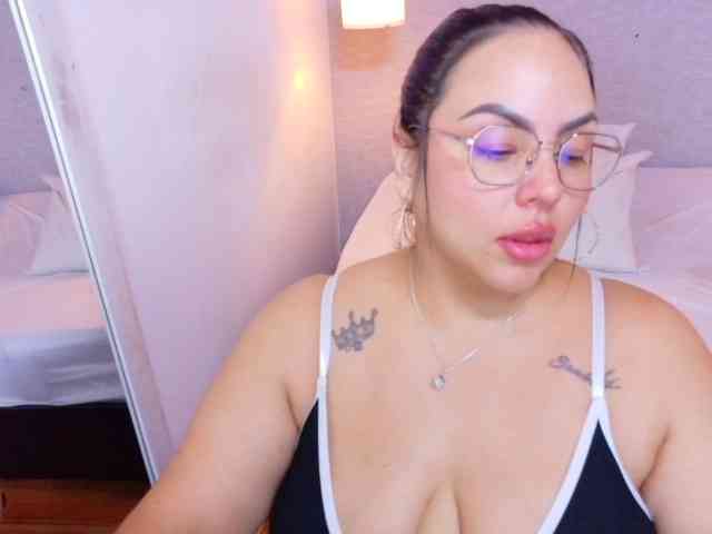 Modelo: curvy-sexyvalen