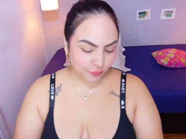 curvy-sexyvalen webcam