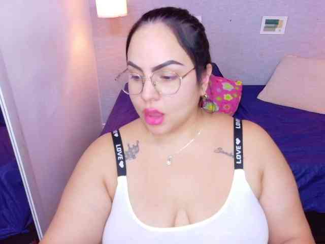 curvy-sexyvalen