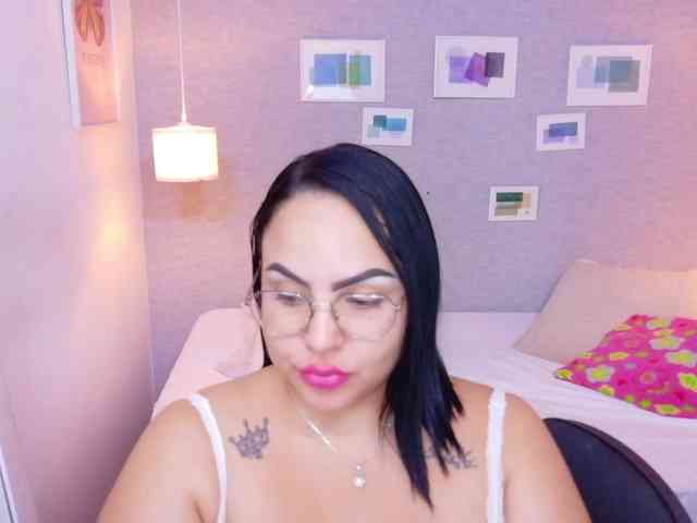 curvy-sexyvalen webcam