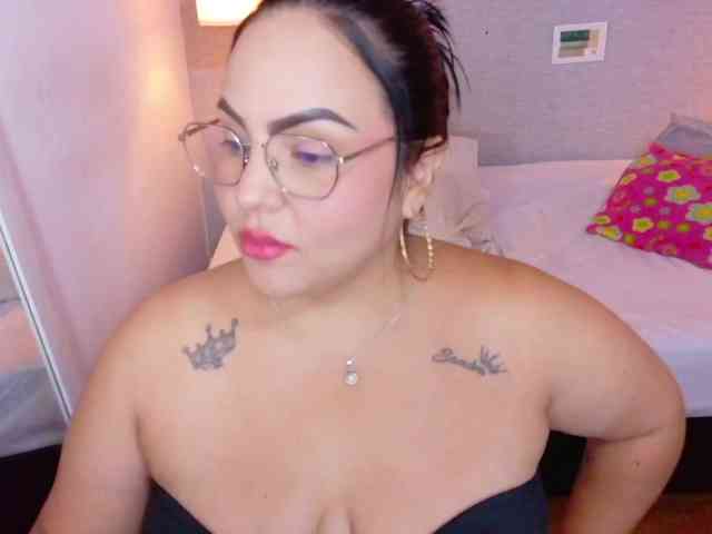 curvy-sexyvalen webcam