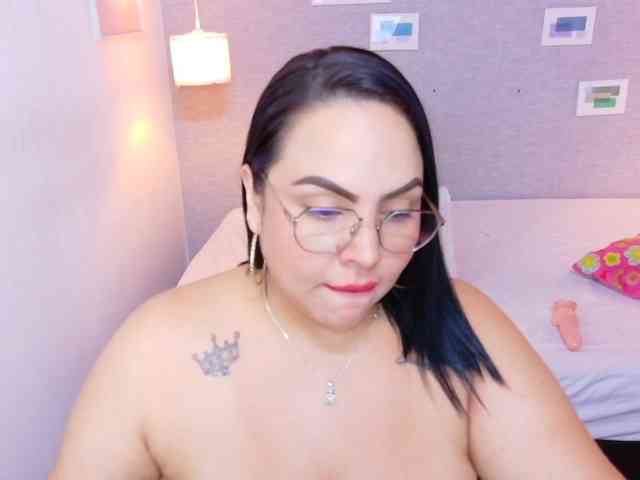 curvy-sexyvalen