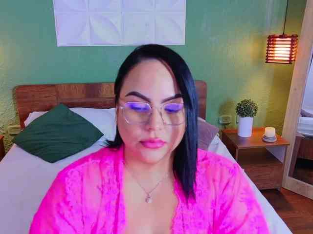 curvy-sexyvalen