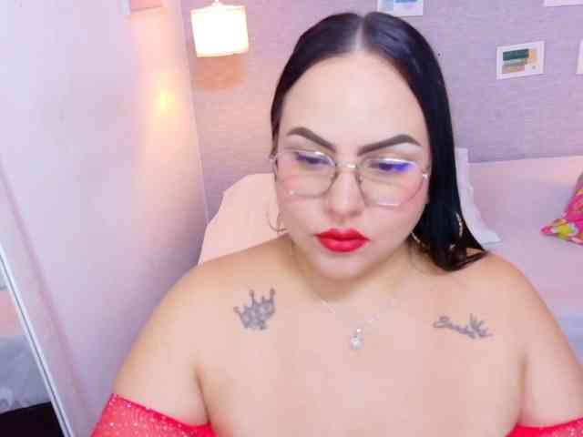 curvy-sexyvalen