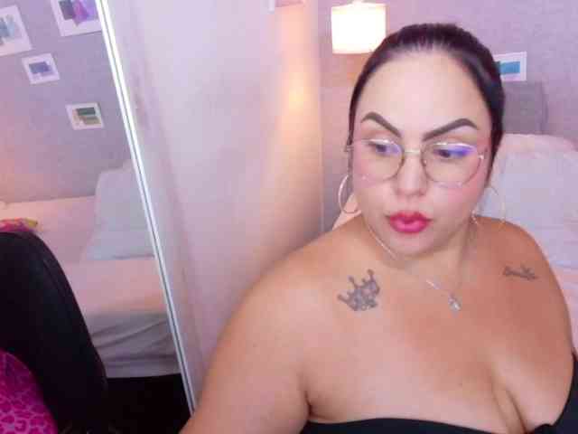 curvy-sexyvalen webcam