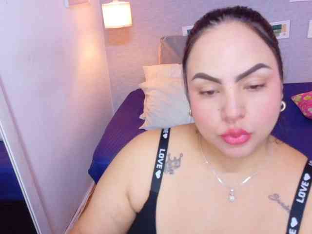 curvy-sexyvalen