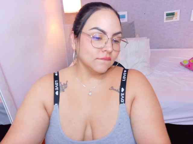 curvy-sexyvalen webcam
