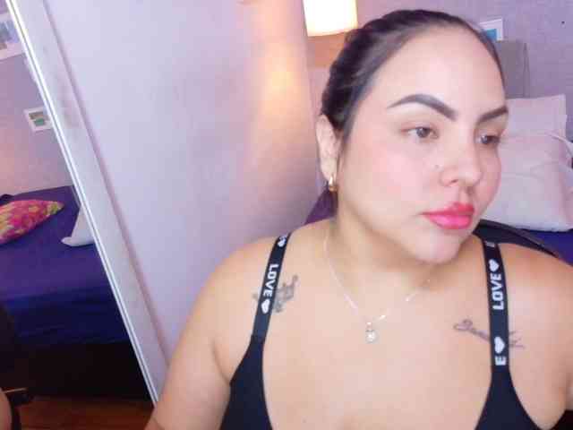 curvy-sexyvalen webcam