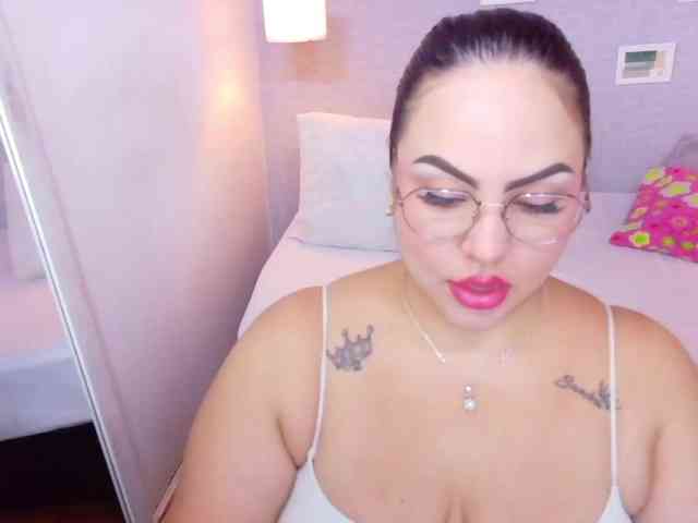 curvy-sexyvalen webcam