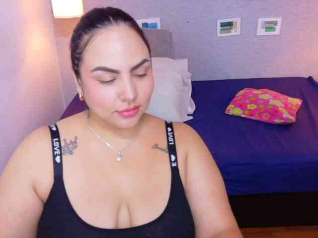 curvy-sexyvalen webcam