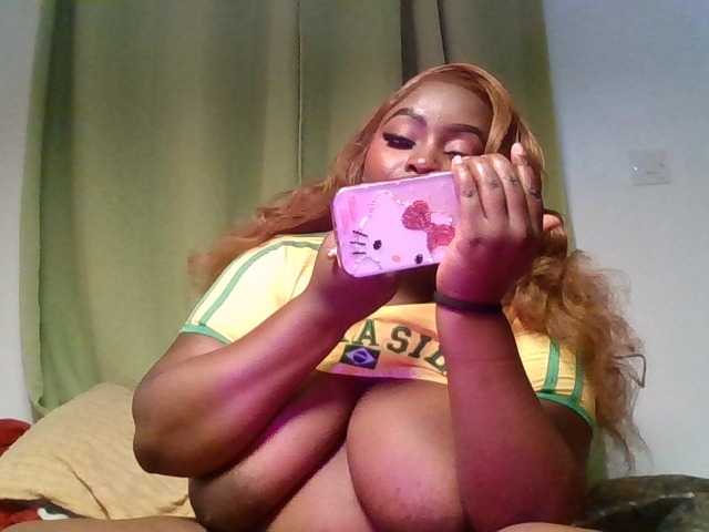 Wildebony1 live cam on BongaCams
