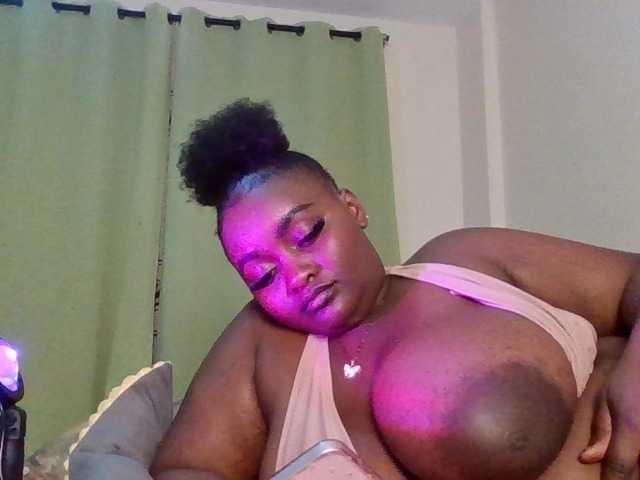 Wildebony1 live cam on BongaCams