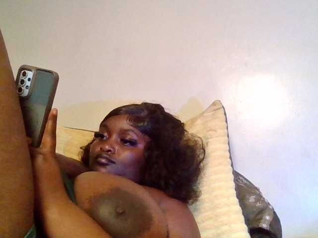 Wildebony1 live cam on BongaCams