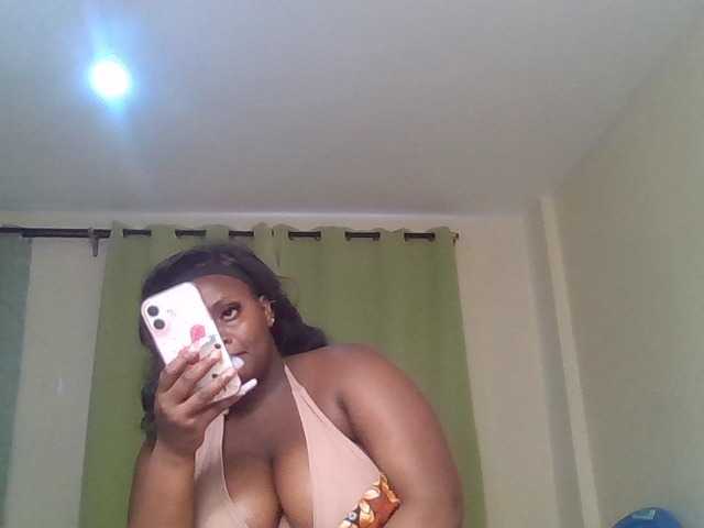 Wildebony1 live cam on BongaCams