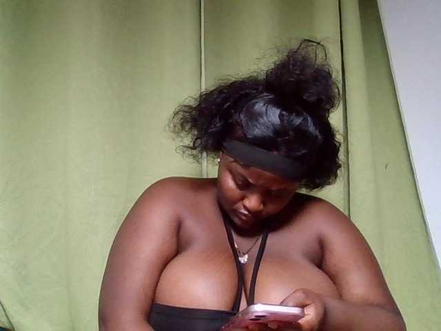 Wildebony1 live cam on BongaCams