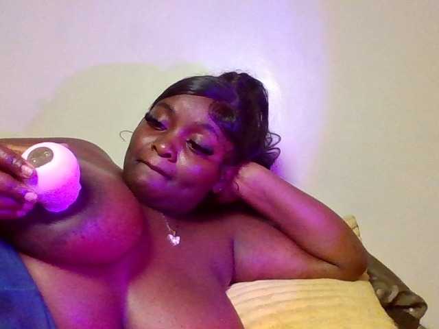 Wildebony1 live cam on BongaCams