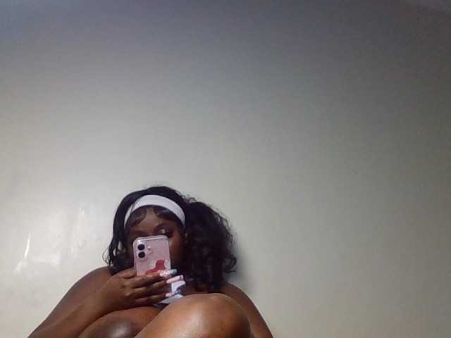 Wildebony1 live cam on BongaCams