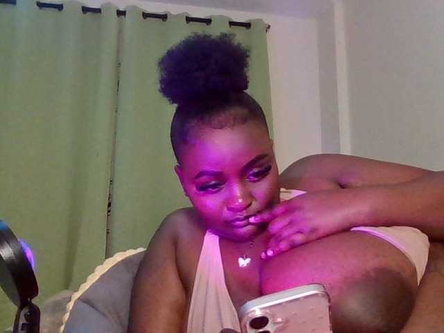 Wildebony1 live cam on BongaCams