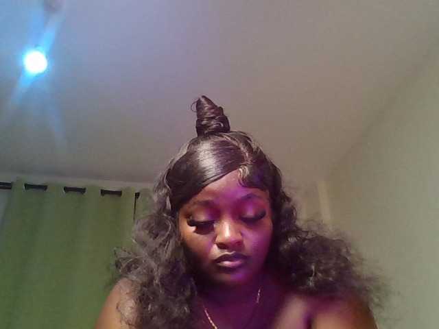 Wildebony1 live cam on BongaCams