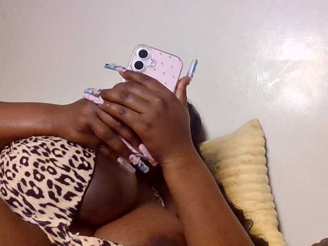 Wildebony1 live cam on BongaCams
